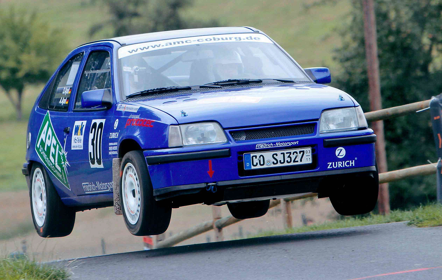 Sie sprangen in der vergangenen Saison ganz weit nach vorn: die beiden Neustadt b. Coburger Rallyebrüder André und Sandro Apel